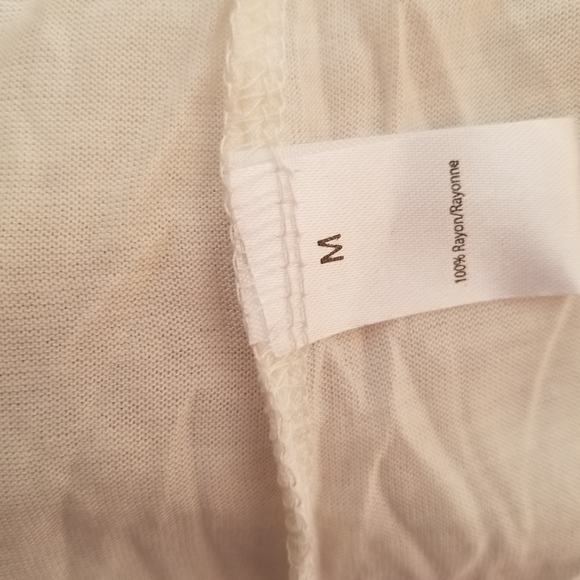 Ardene Sleeveless T shirt with criss cross back - Picture 9 of 10